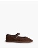 Zapato plano tipo mary jane con suela de yute. Cierre mediante hebi-Ila en el lateral. Acabado en punta redonda. Altura de la su