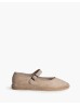 Zapato plano tipo mary jane con suela de yute. Cierre mediante hebi-Ila en el lateral. Acabado en punta redonda. Altura de la su